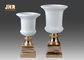 2 вазы таблицы Сентерпьесе стеклоткани размеров лоснистых белых с основанием постамента золота