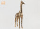 Статуя таблицы Фигуринес скульптуры жирафа стеклоткани листового золота стоящая животная